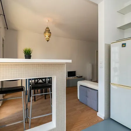 Quiet, Relaxing Flat In Entrecampos Appartamento