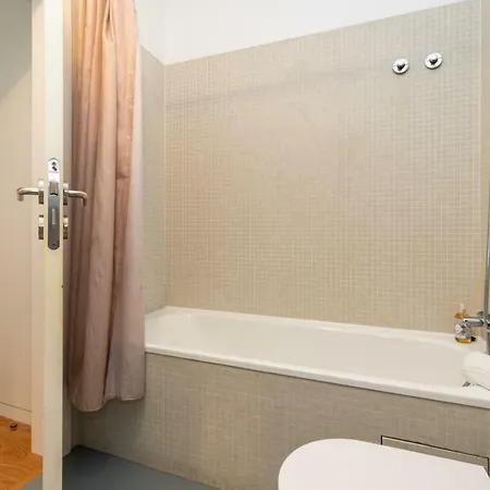 Quiet, Relaxing Flat In Entrecampos *